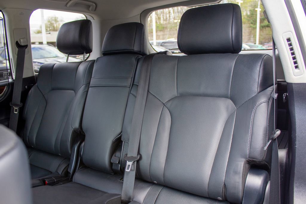 Used 2021 Lexus LX 570 4WD w/ Luxury Package image 22