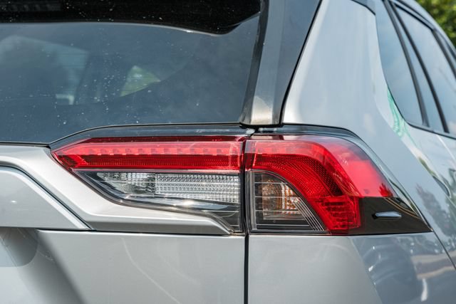 Used 2019 Toyota RAV4 LE w/ All Weather Liner Package AWD/4WD image 7