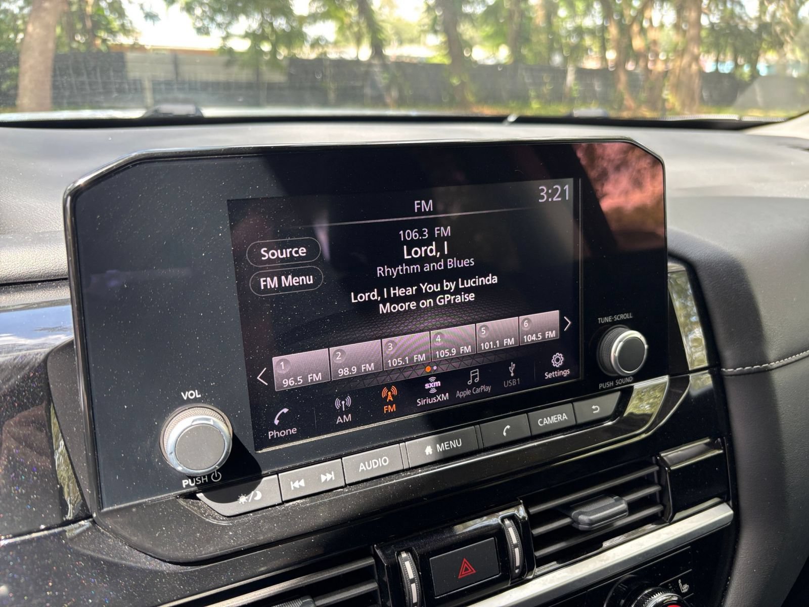 Used 2025 Nissan Pathfinder SV FWD image 19