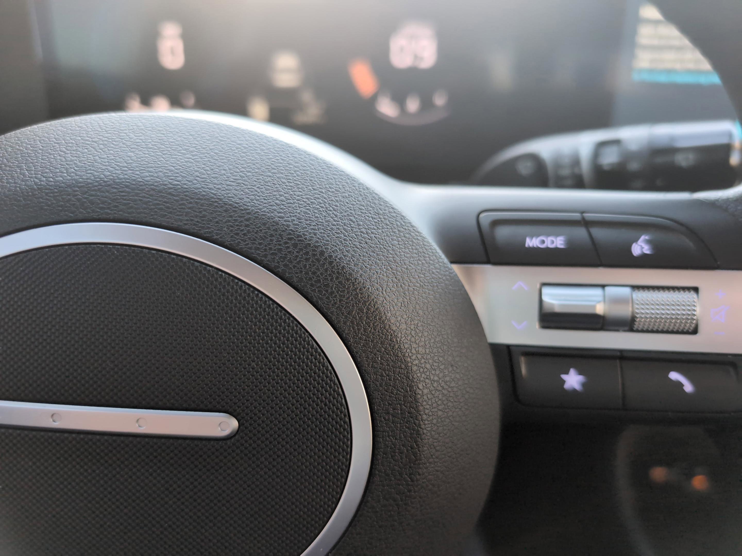 Used 2024 Hyundai Kona SE image 27