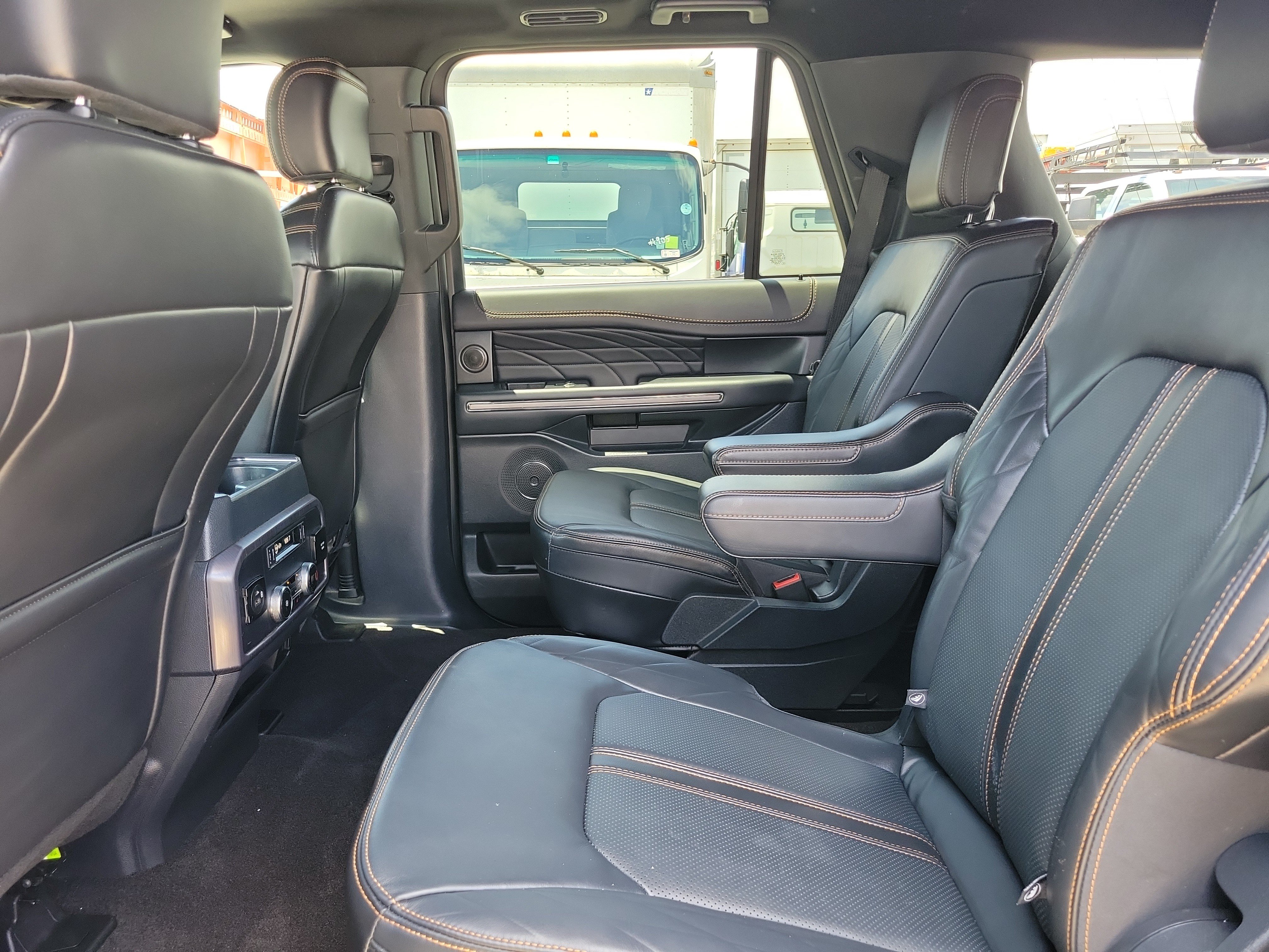 Used 2023 Ford Expedition Platinum AWD/4WD image 15