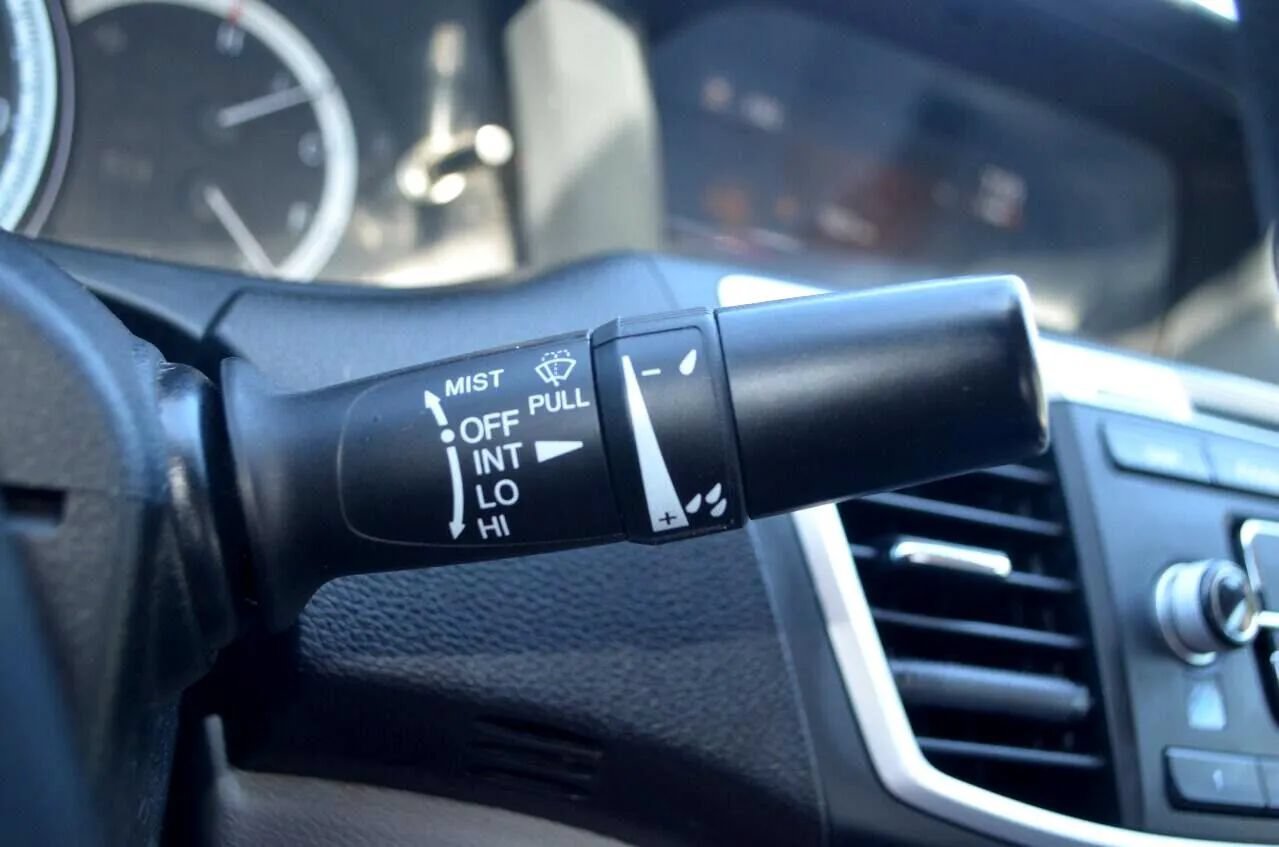 Used 2017 Honda Accord LX image 29