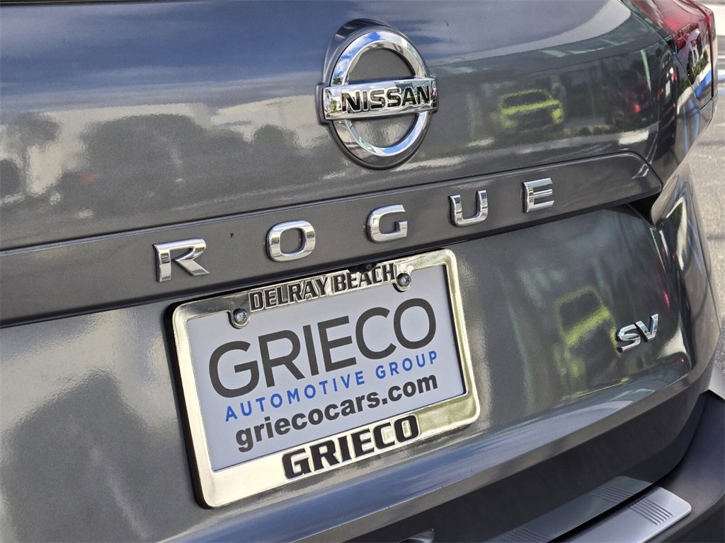 Used 2021 Nissan Rogue SV w/ Premium Package image 8