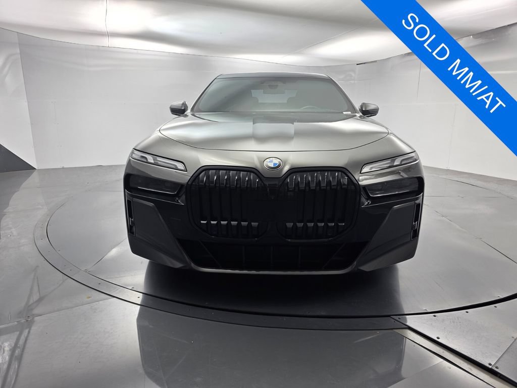 Certified 2023 BMW 760i xDrive AWD/4WD image 2