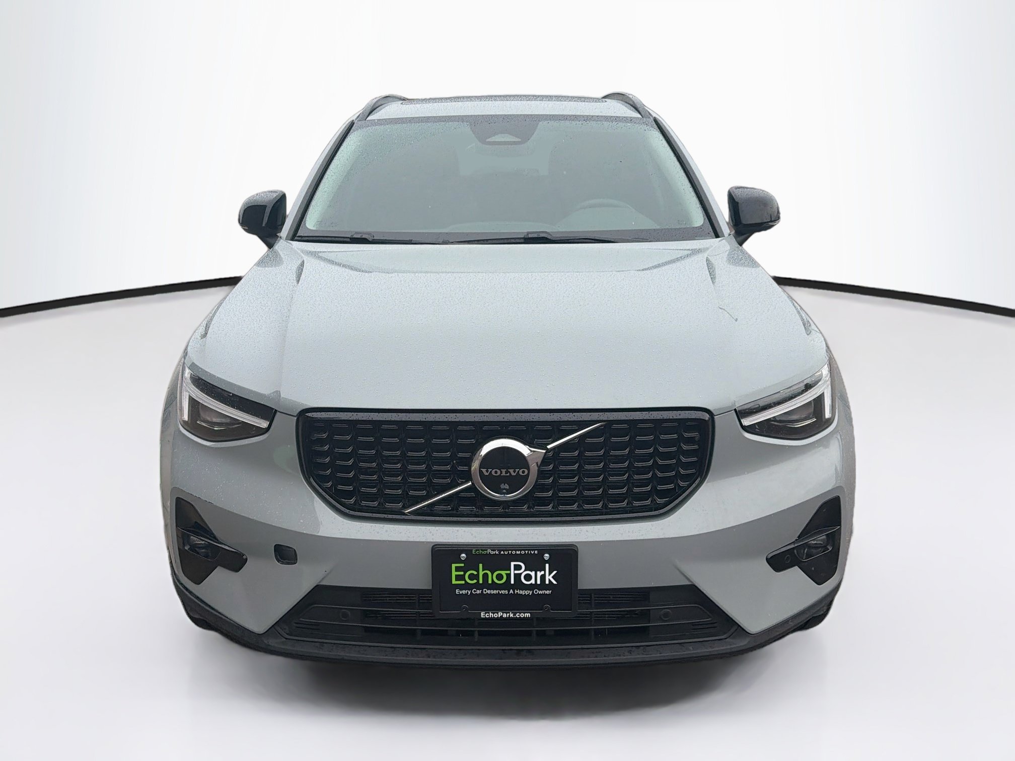 Used 2026 Volvo XC40 B5 Plus AWD/4WD image 2