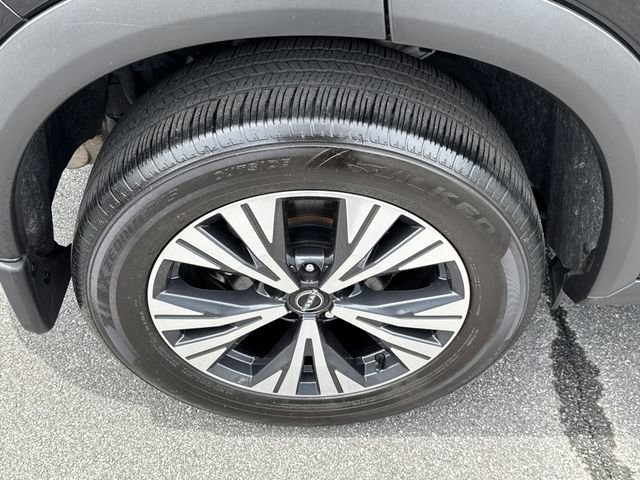 Used 2023 Nissan Rogue SV w/ SV Premium B Package FWD image 17