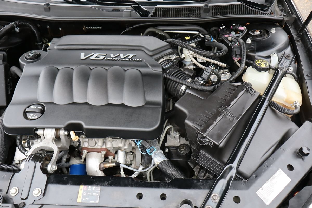 Used 2013 Chevrolet Impala LTZ FWD image 39