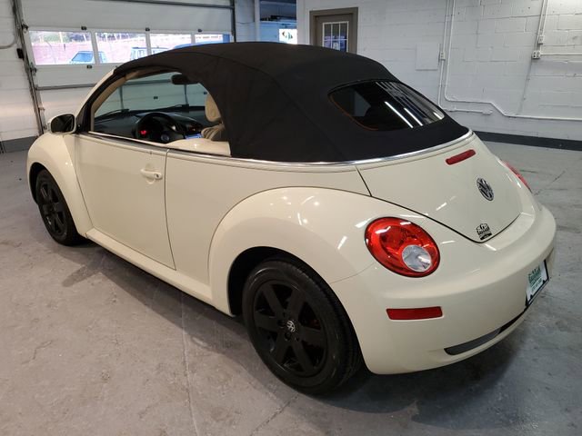 Used 2006 Volkswagen Beetle Convertible w/ Package 1 FWD image 37