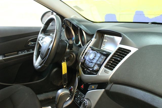 Used 2015 Chevrolet Cruze LT FWD image 10
