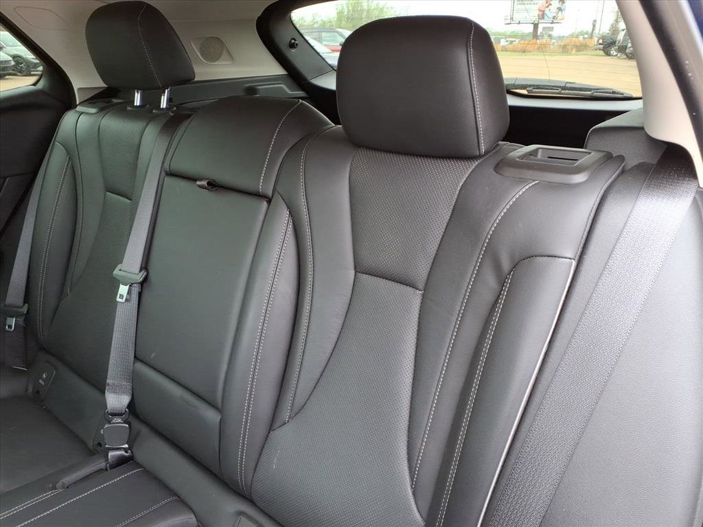 Used 2022 Buick Envision Essence w/ Safety Package image 12