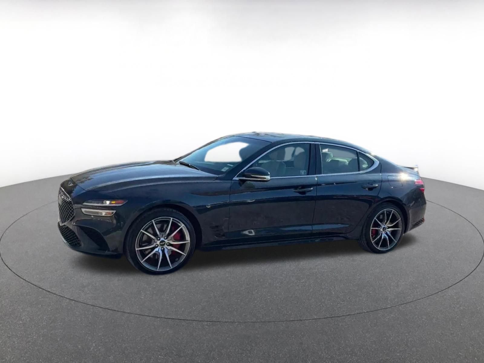 Used 2025 Genesis G70 2.5T image 8