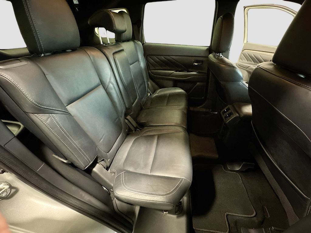 Used 2022 Mitsubishi Outlander LE AWD/4WD image 24
