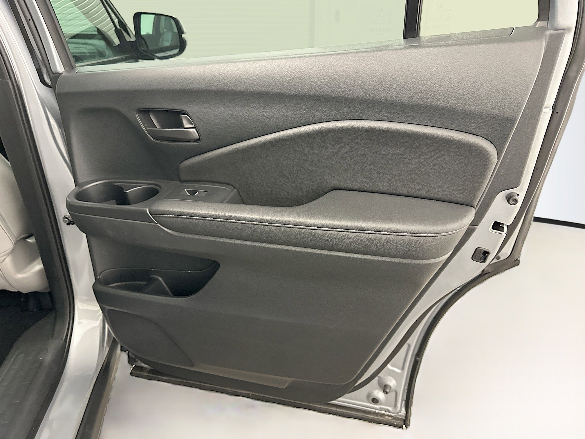 Used 2023 Honda Passport EX-L image 32