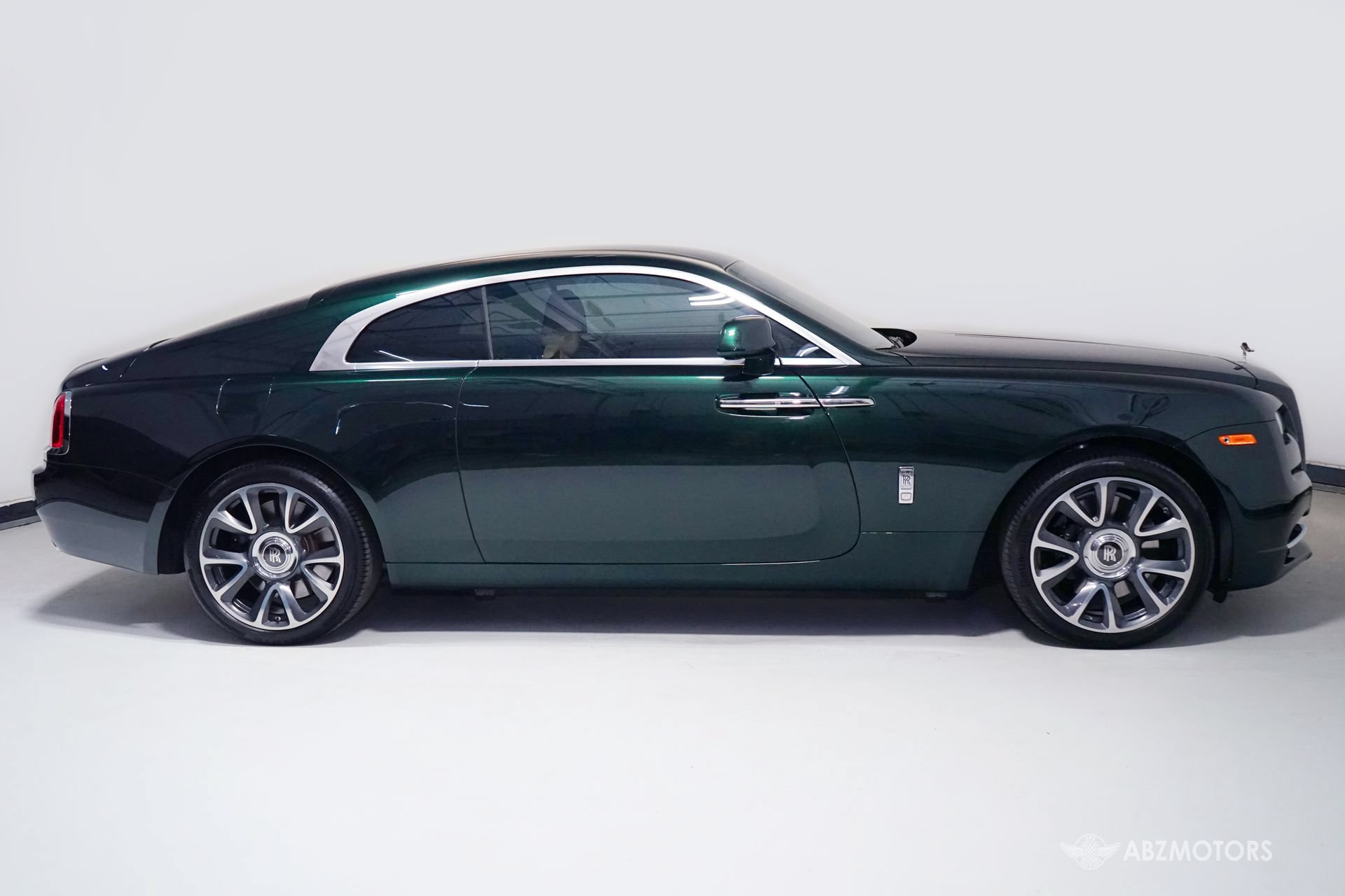 Used 2019 Rolls-Royce Wraith RWD image 3