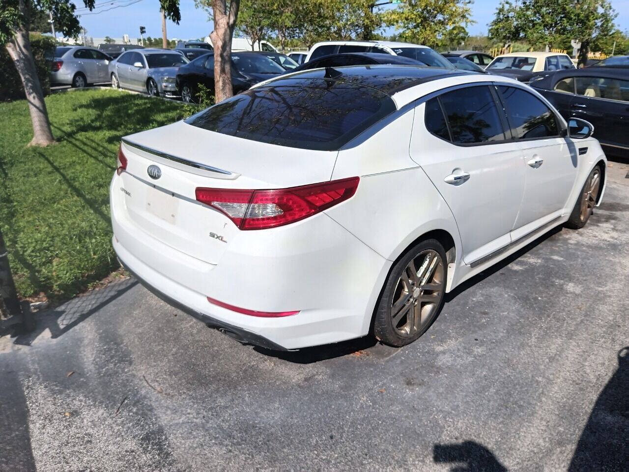 Used 2013 Kia Optima SX w/ Limited Pkg FWD image 4