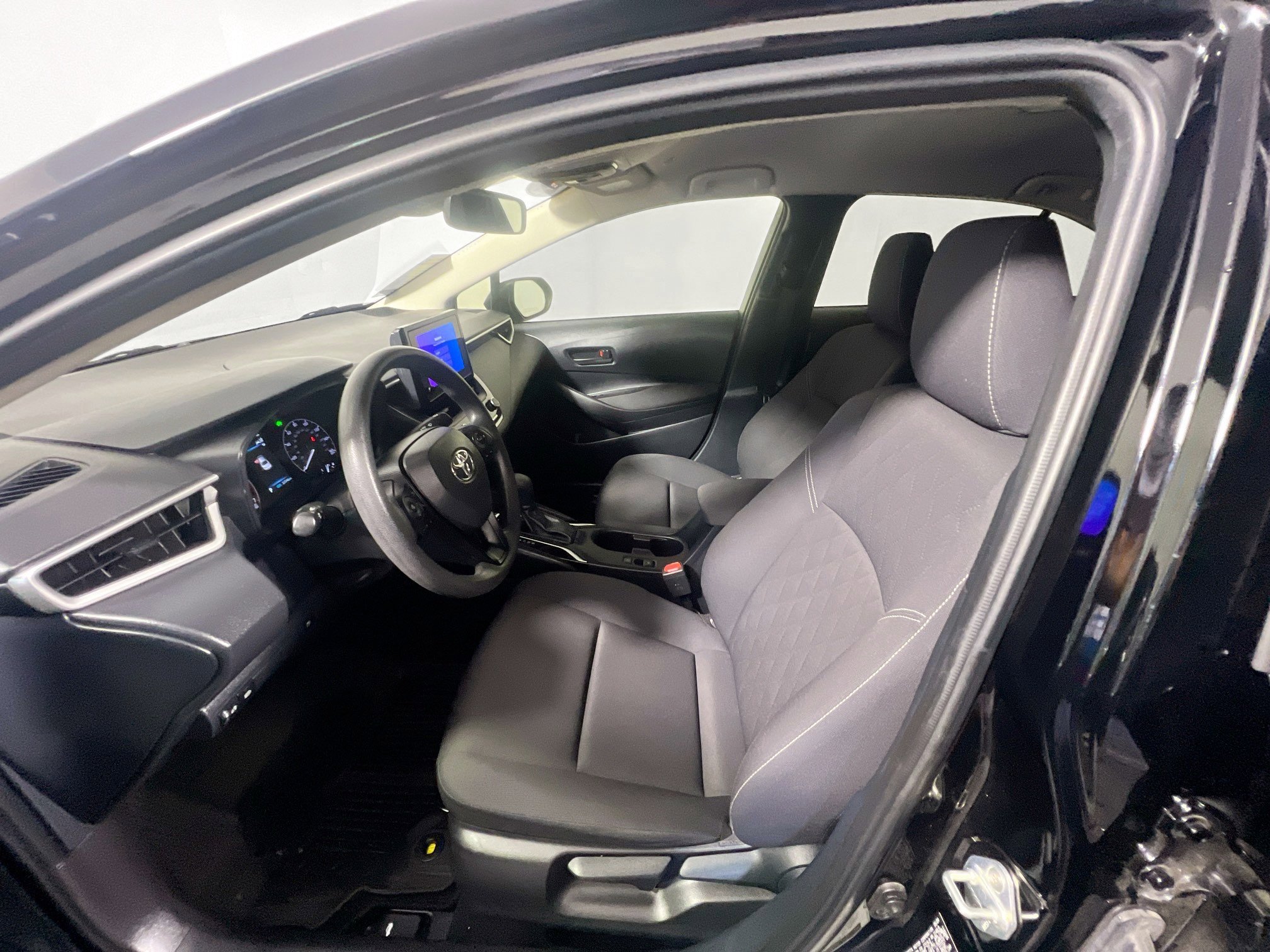 Used 2024 Toyota Corolla LE image 14