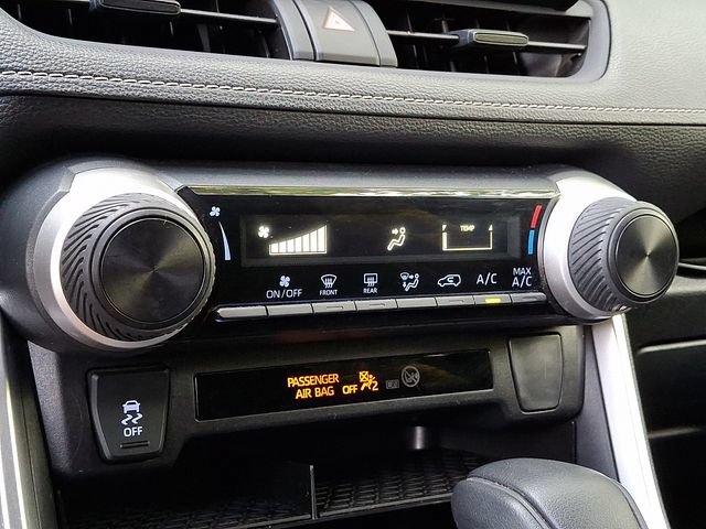 Used 2020 Toyota RAV4 LE w/ Carpet Mat Package FWD image 16