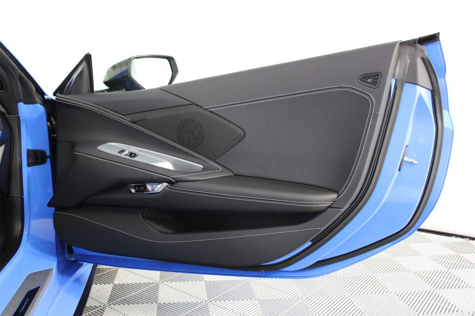 Used 2023 Chevrolet Corvette Stingray Coupe w/ Z51 Performance Package image 19