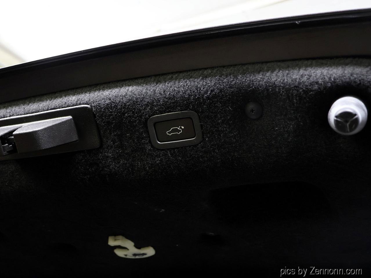 Used 2020 Jaguar XF Prestige image 29