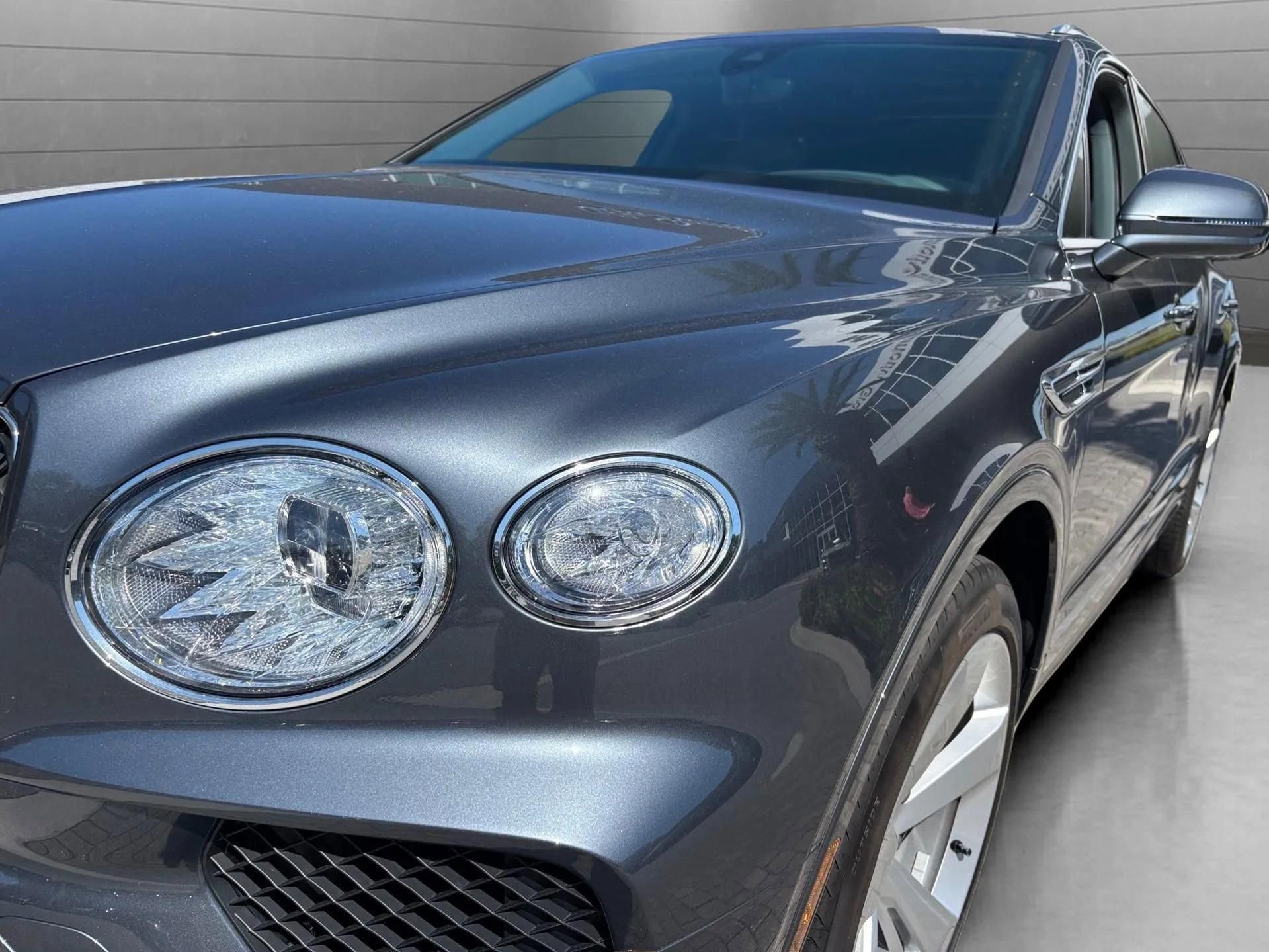 New 2025 Bentley Bentayga Extended Wheelbase image 8