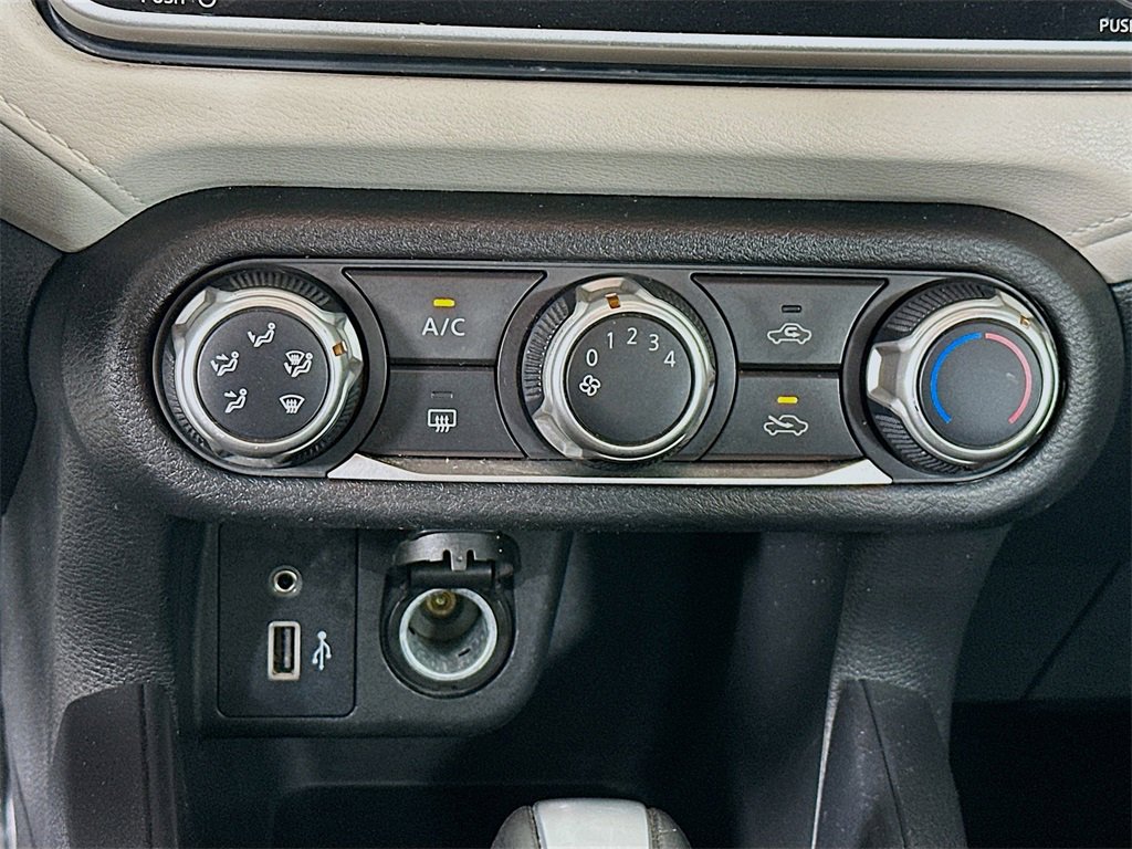 Used 2021 Nissan Versa SV image 12