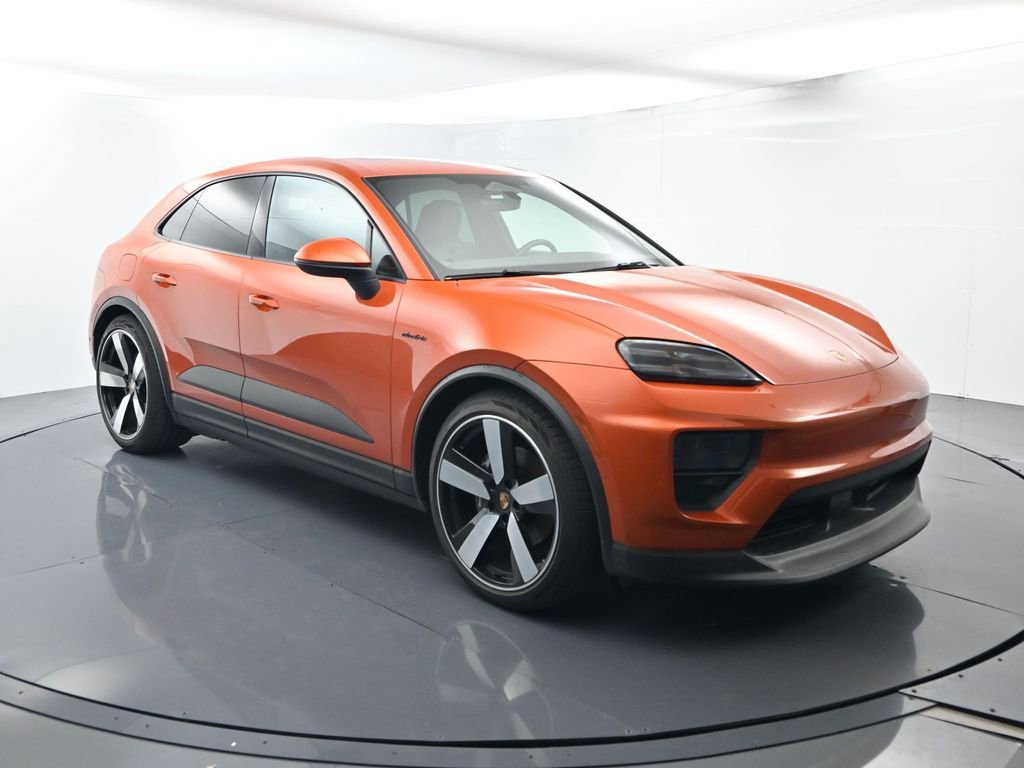 Certified 2025 Porsche Macan Electric image 17