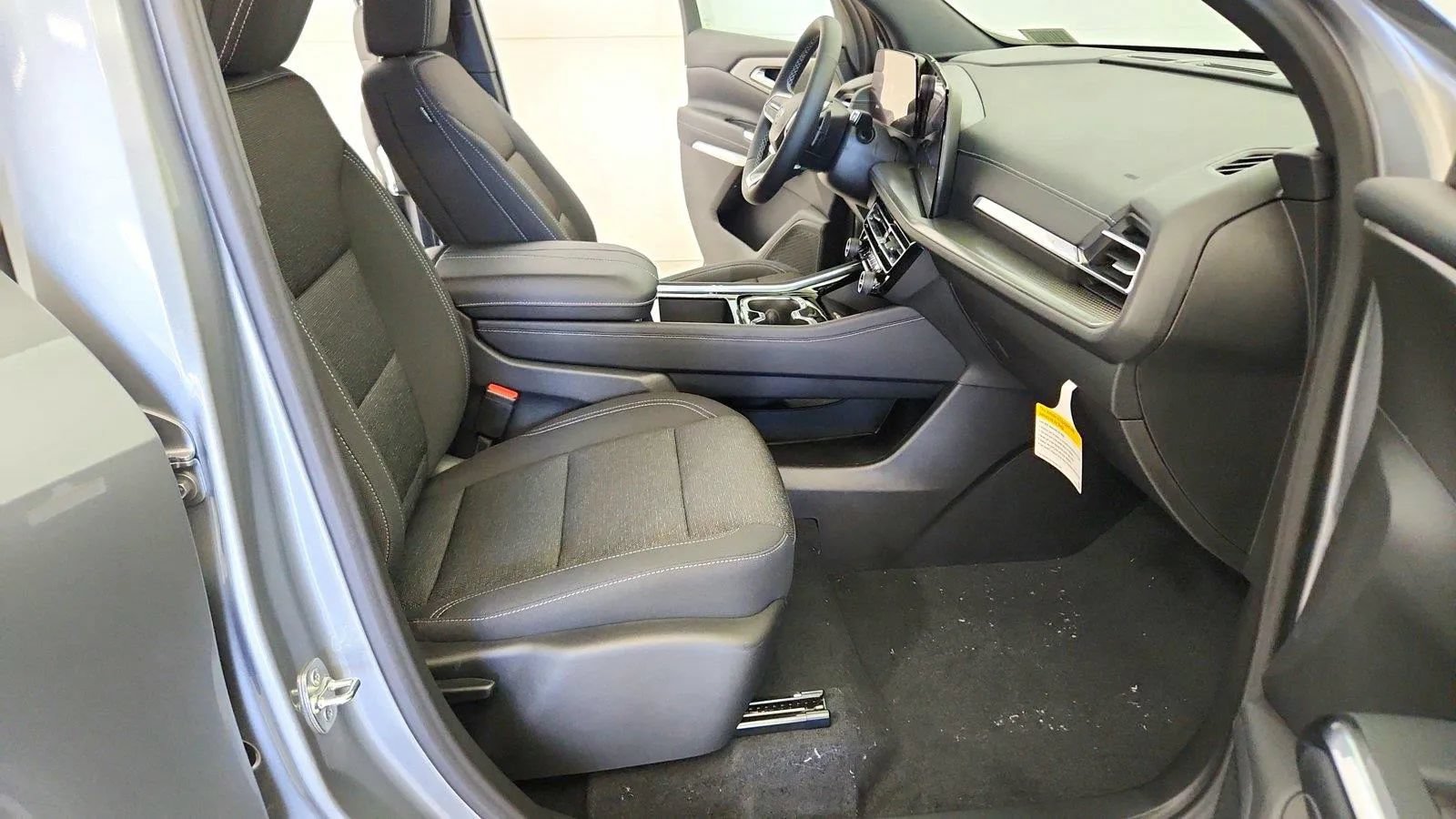 New 2027 Chevrolet Traverse LT w/ Midnight/Sport Edition FWD image 30