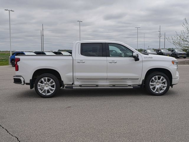 Used 2023 Chevrolet Silverado 1500 High Country w/ High Country Premium Package AWD/4WD image 5