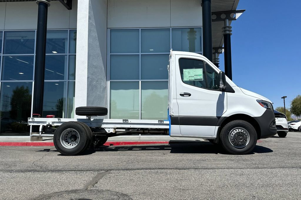 Used 2024 Mercedes-Benz Sprinter 4500 image 7