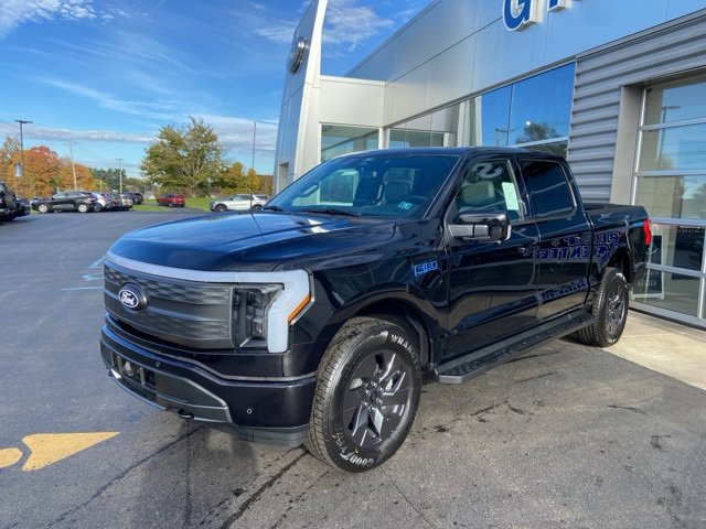 New 2025 Ford F150 Lightning Lariat image 2