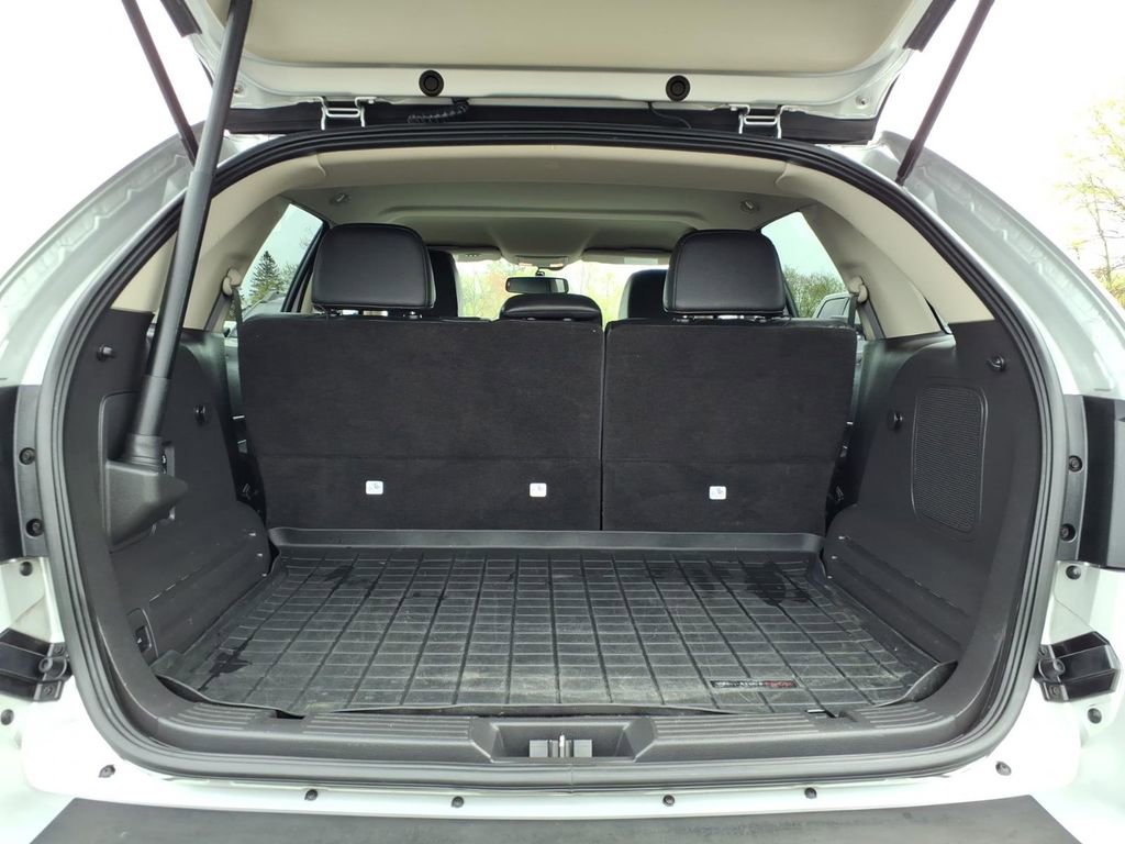 Used 2015 Lincoln MKX AWD w/ Equipment Group 101A image 17