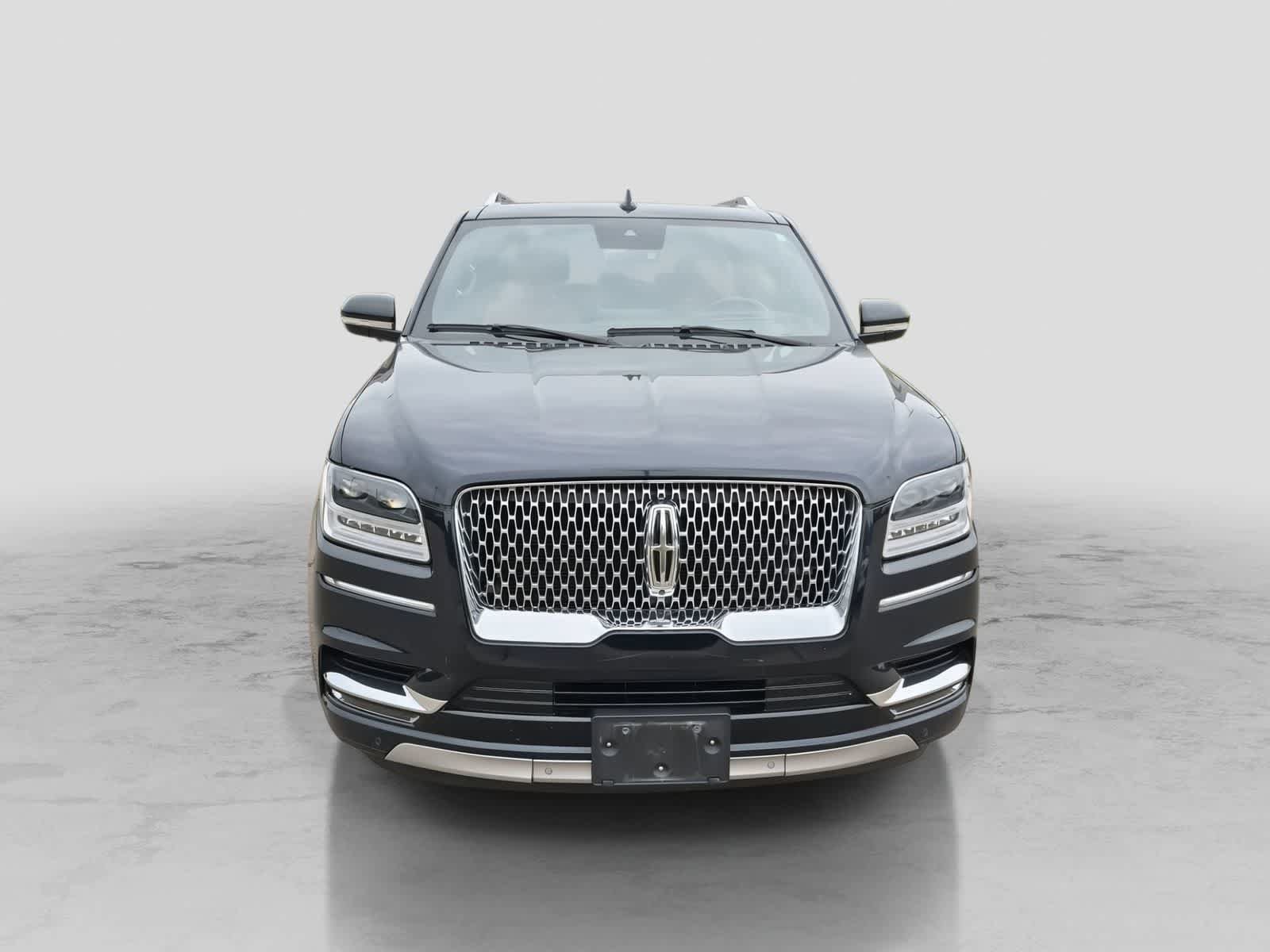 Used 2021 Lincoln Navigator Reserve w/ Luxury Package AWD/4WD image 3