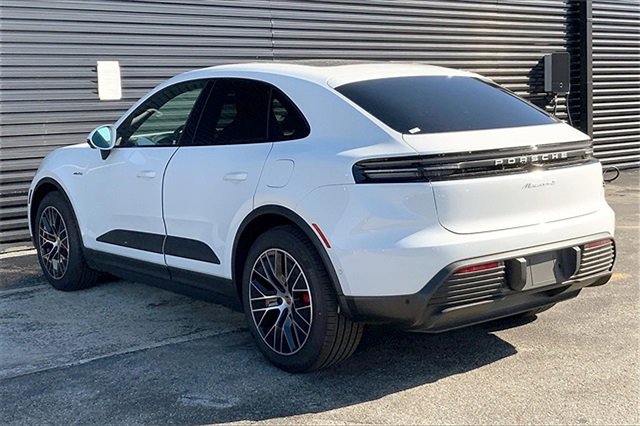 New 2025 Porsche Macan 4S Electric image 3