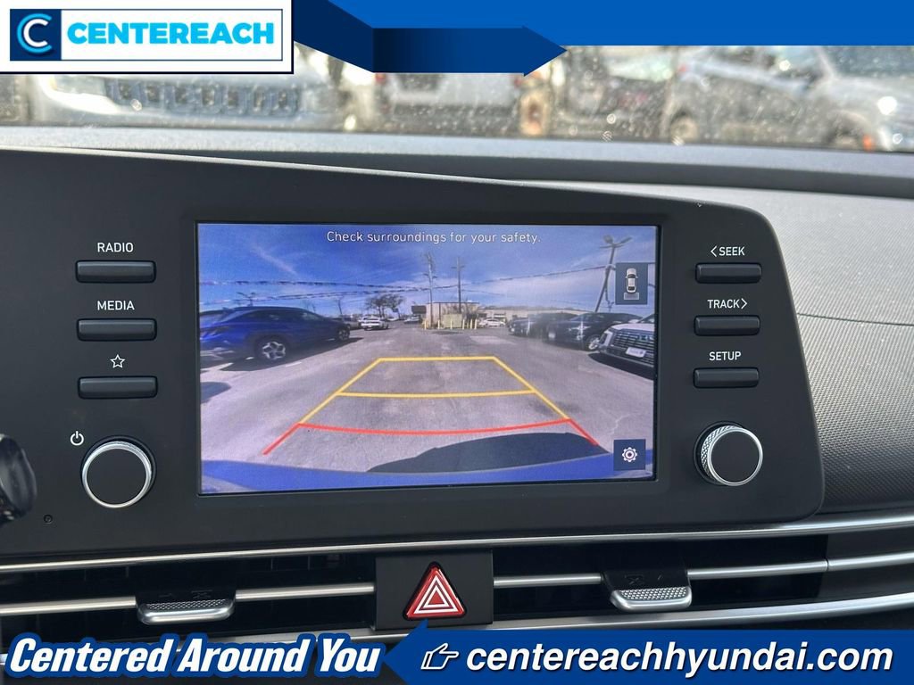 Used 2023 Hyundai Elantra SEL w/ Preferred Accessory Package FWD image 24