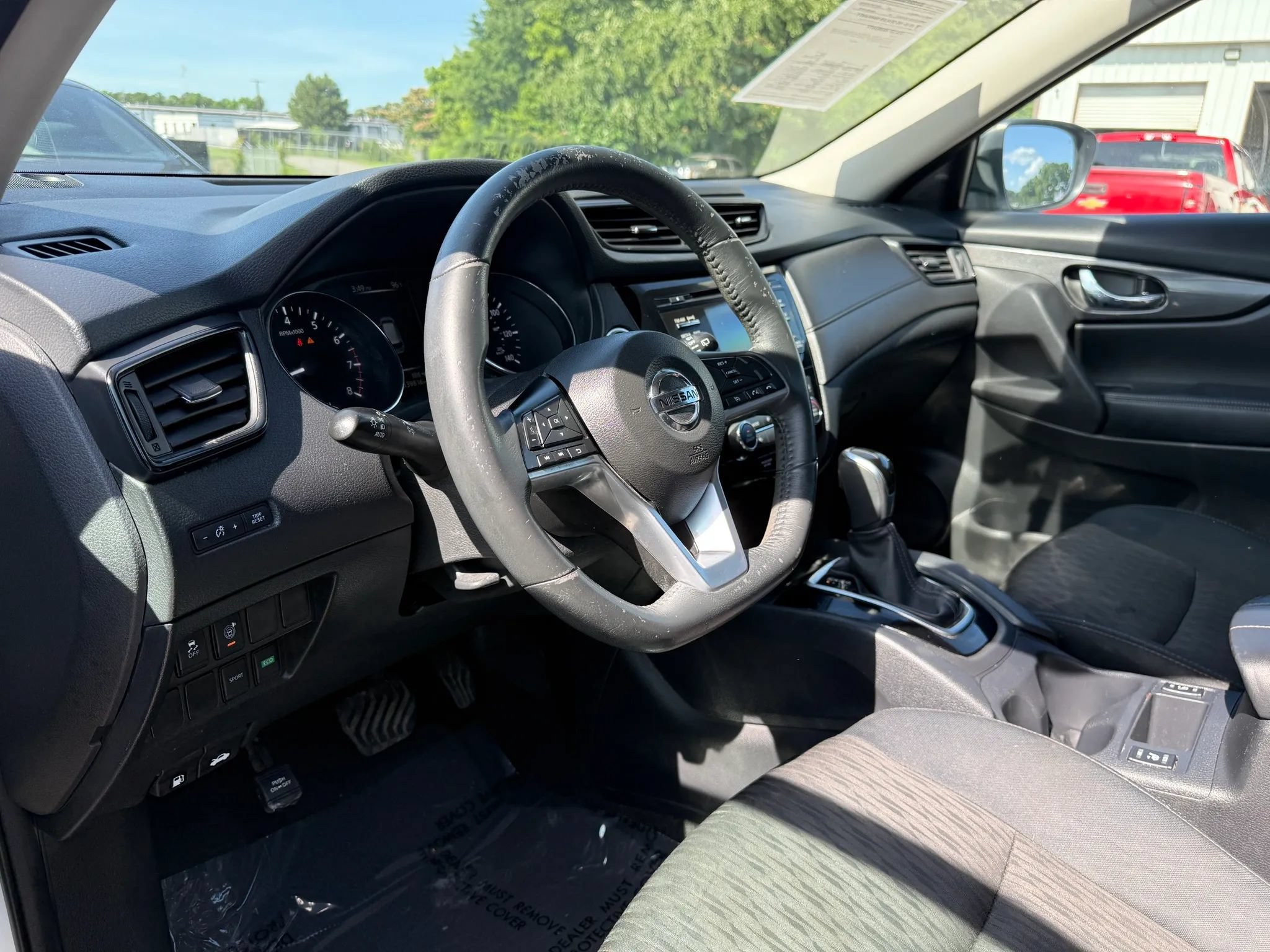 Used 2017 Nissan Rogue SV w/ Midnight Edition FWD image 15