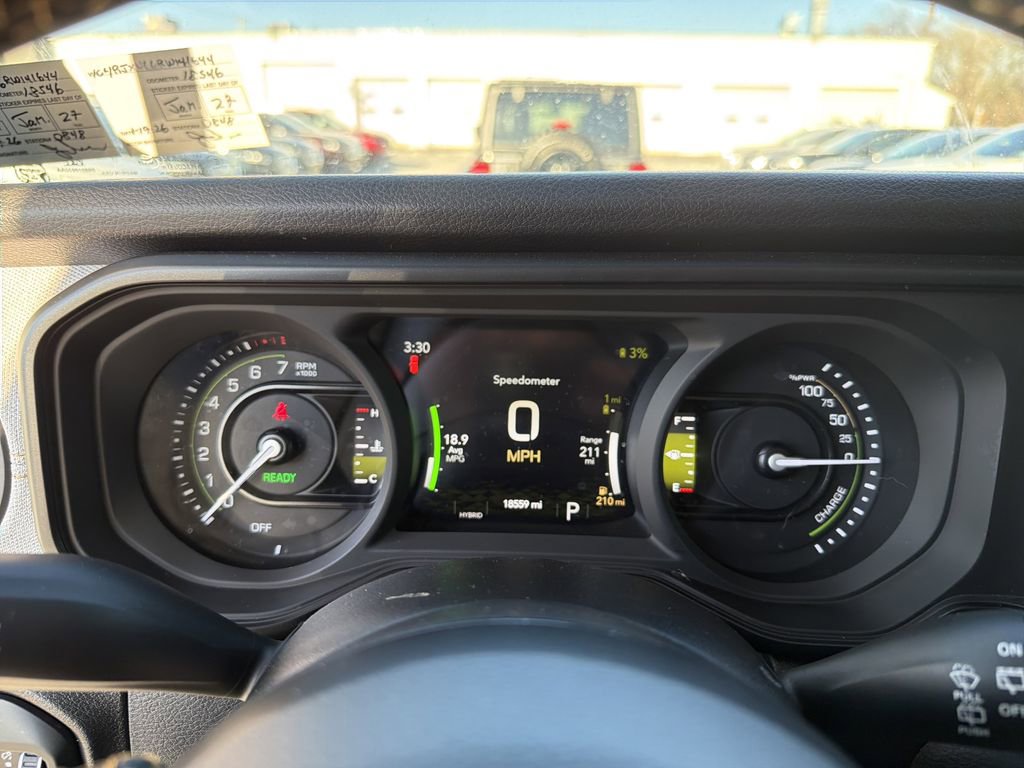 Used 2024 Jeep Wrangler Unlimited w/ Convenience Group AWD/4WD image 23