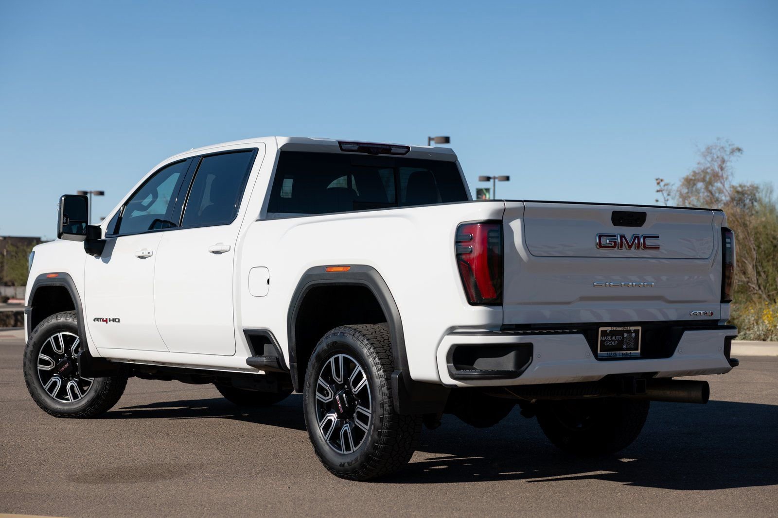 Used 2024 GMC Sierra 2500 AT4 w/ Technology Package image 4