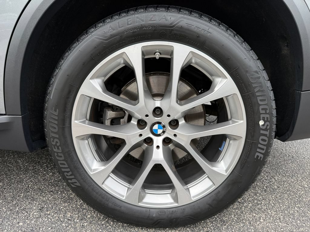 Used 2024 BMW X5 xDrive40i w/ Premium Package AWD/4WD image 16