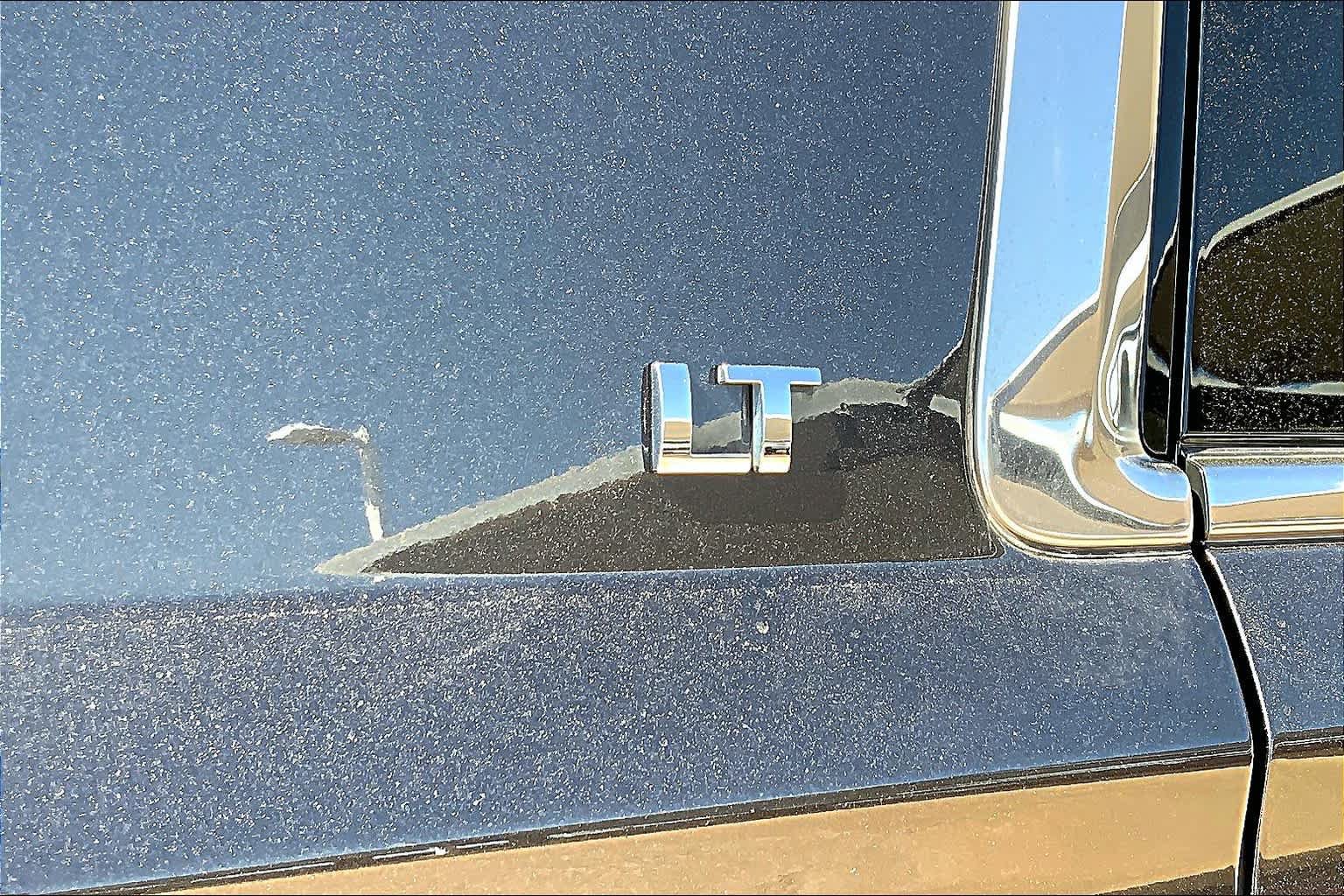 Used 2018 Chevrolet Suburban LT AWD/4WD image 10