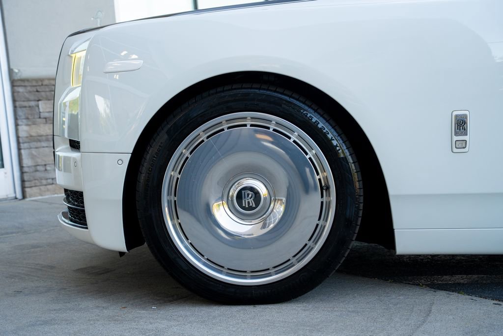 Used 2019 Rolls-Royce Phantom Sedan image 19
