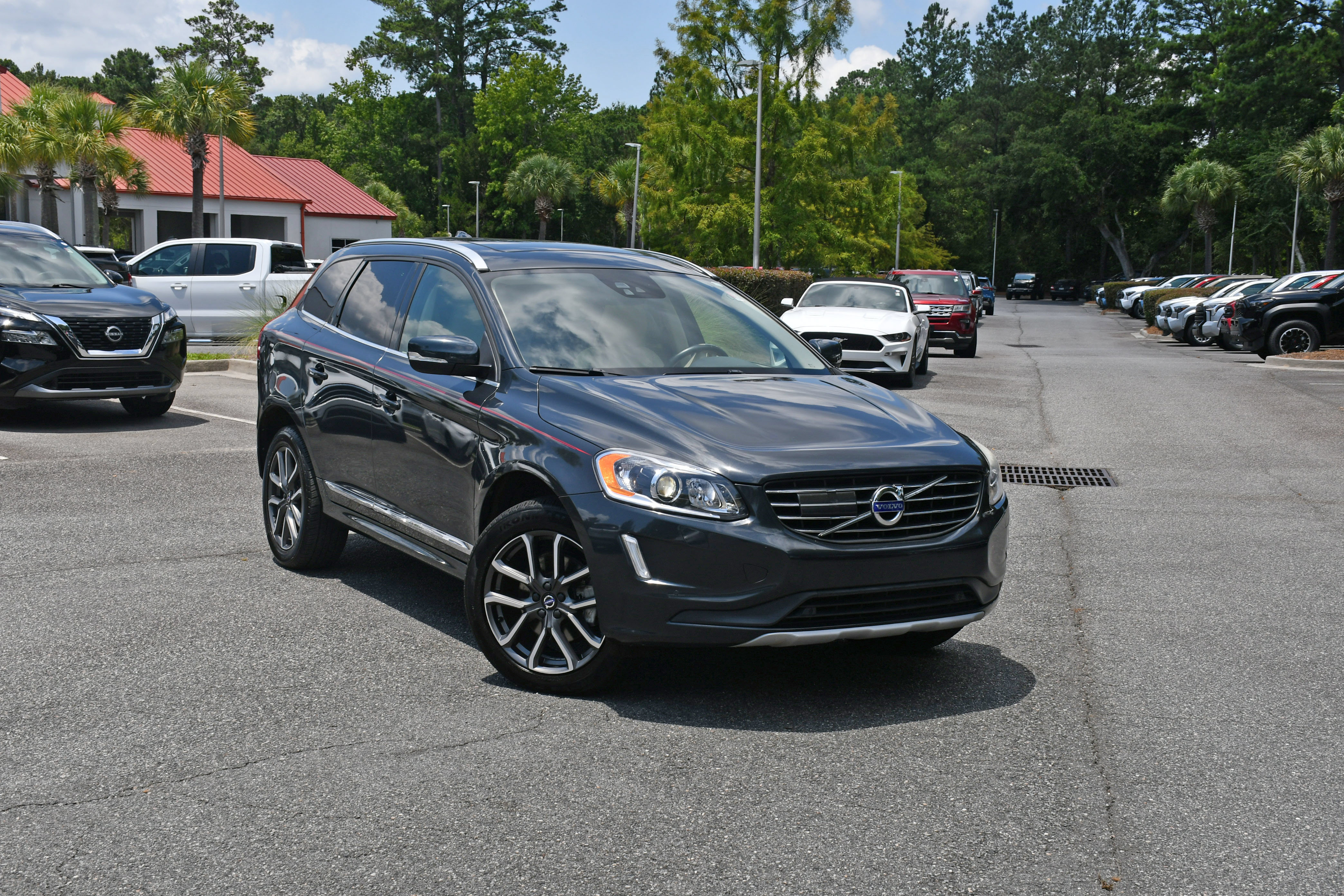 Used 2016 Volvo XC60 T5 Platinum AWD/4WD image 6