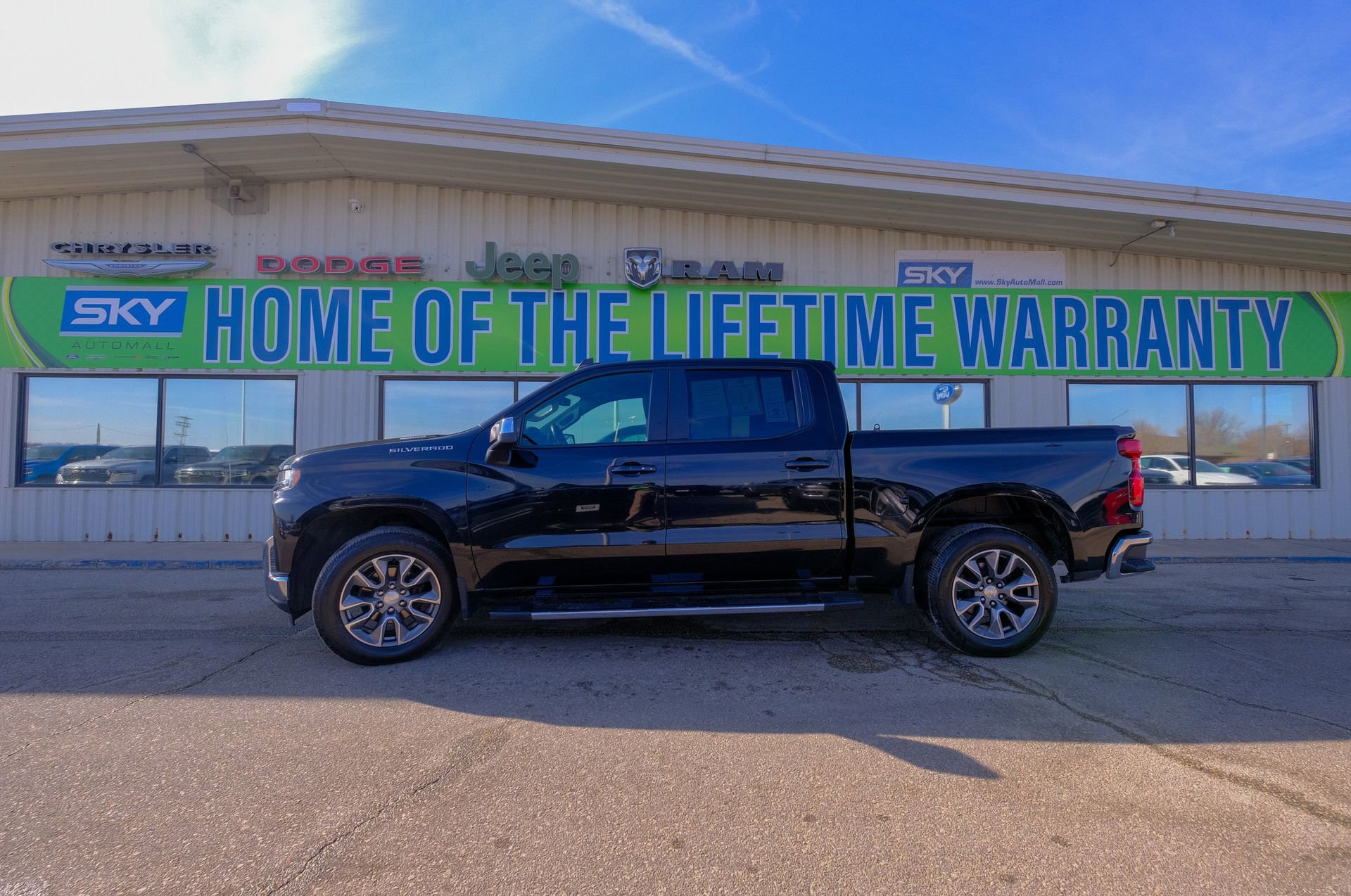Used 2021 Chevrolet Silverado 1500 LT w/ All Star Edition Plus image 3