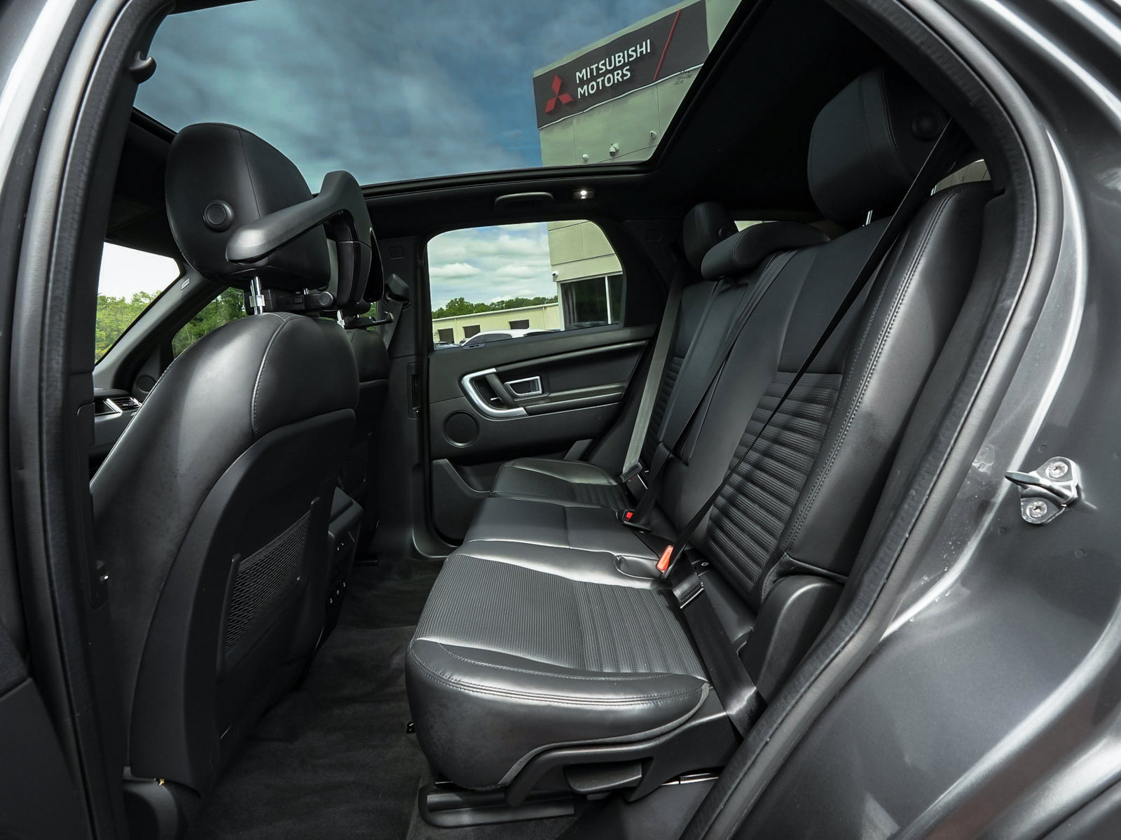 Used 2019 Land Rover Discovery Sport HSE Luxury AWD/4WD image 33