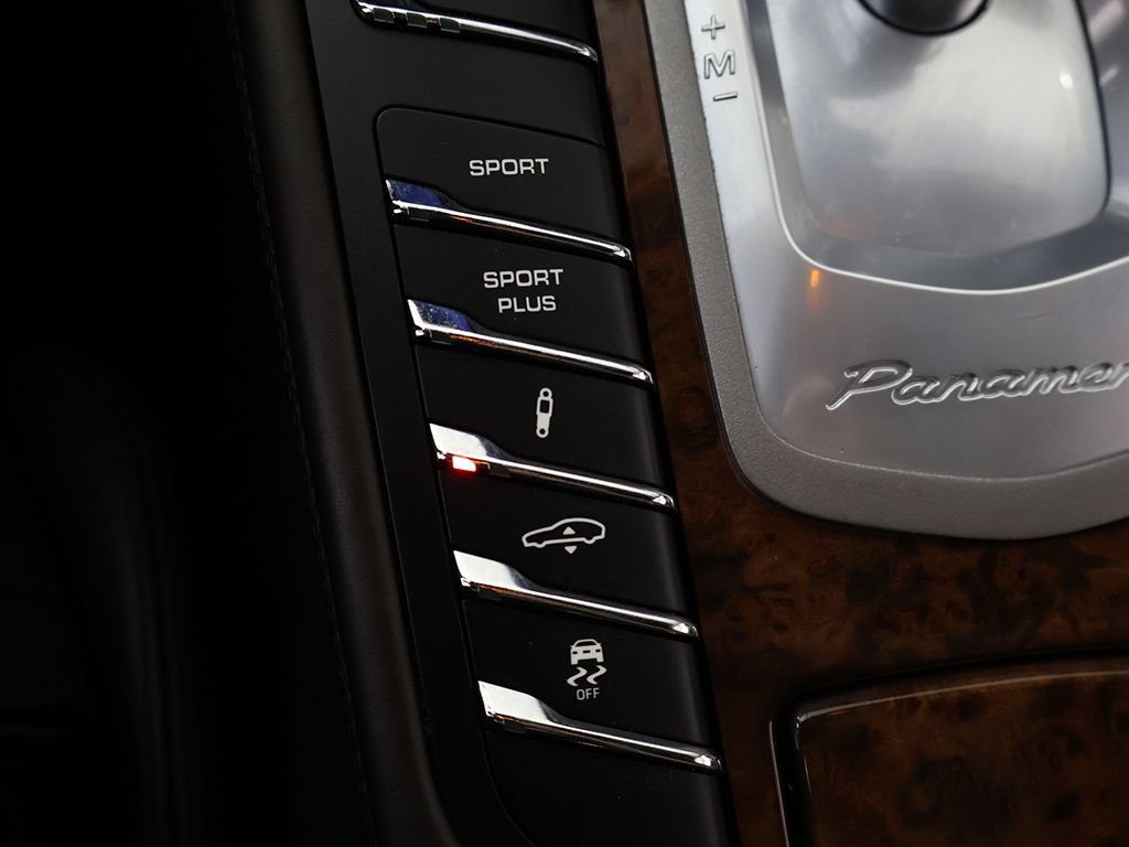 Used 2013 Porsche Panamera AWD/4WD image 51