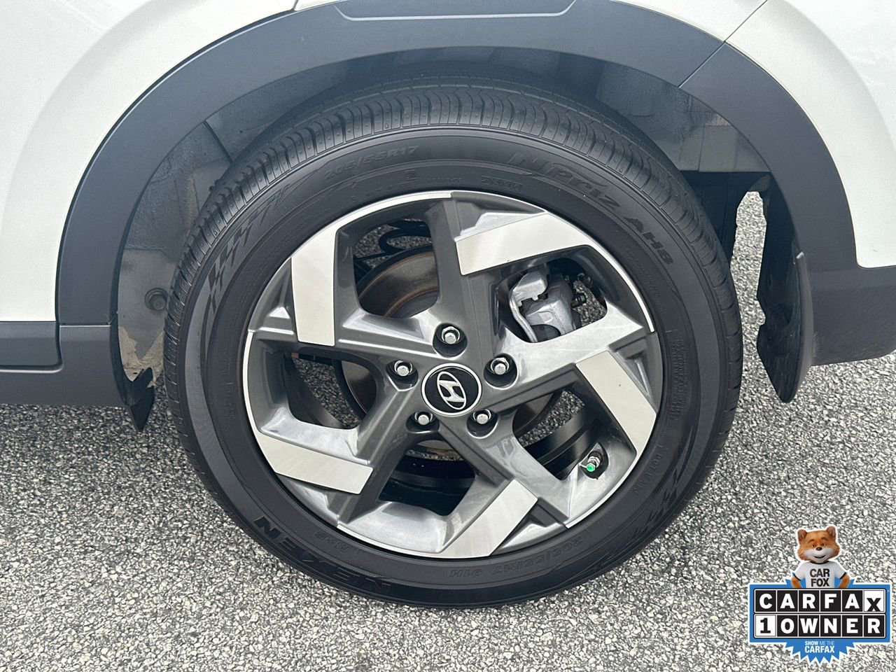Used 2024 Hyundai Venue SEL FWD image 19