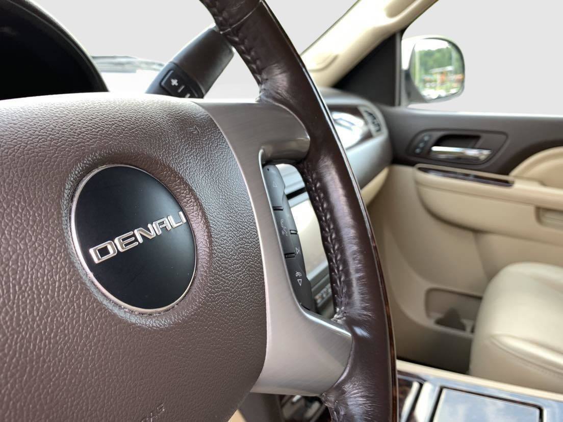 Used 2013 GMC Yukon Denali AWD/4WD image 51