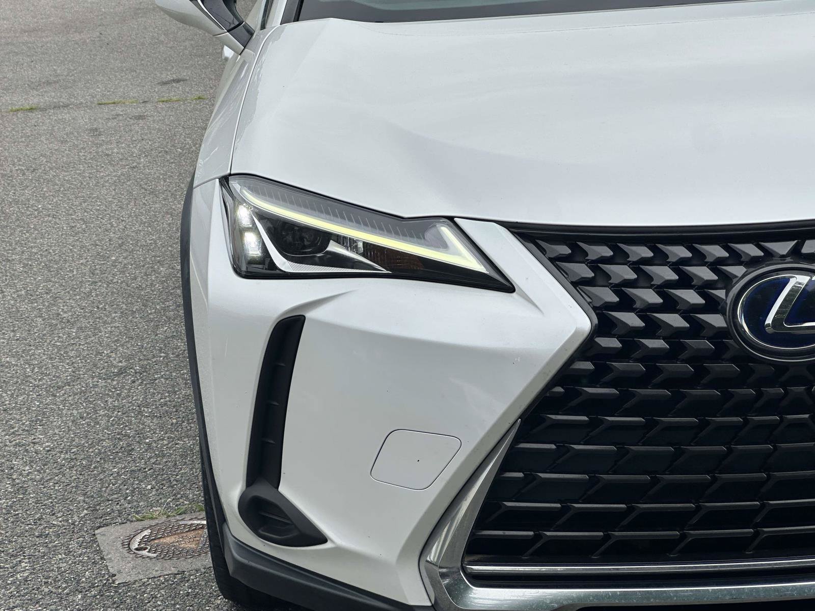 Used 2019 Lexus UX 250h AWD/4WD image 9