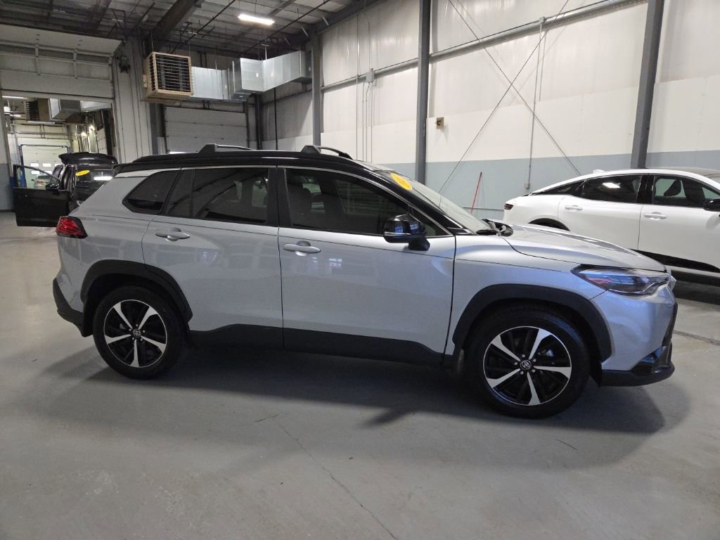 Used 2025 Toyota Corolla Cross AWD Hybrid w/ Convenience Package image 5