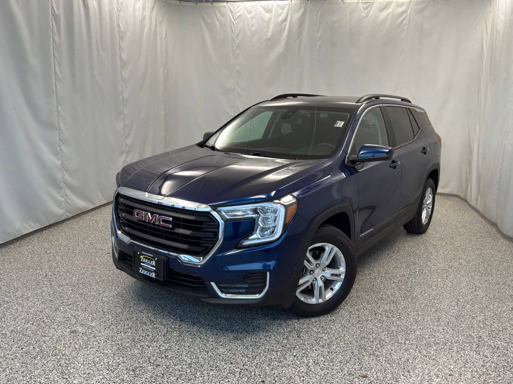 Used 2022 GMC Terrain SLE w/ Driver Convenience Package AWD/4WD image 2