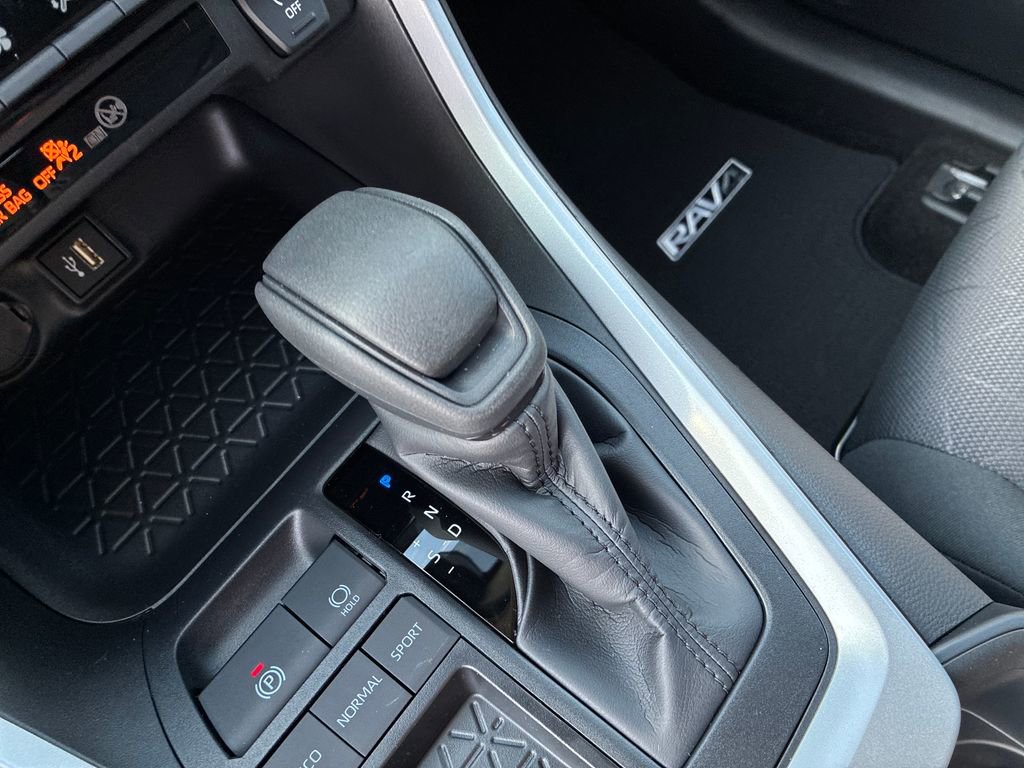 New 2025 Toyota RAV4 XLE image 27